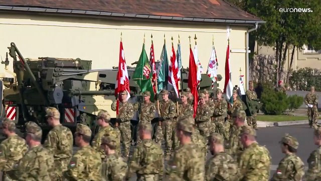 Face à la guerre à l'Est et aux migrants illégaux , Viktor Orban investit dans son armée