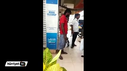 Genç kız tacizcisini böyle dövdü