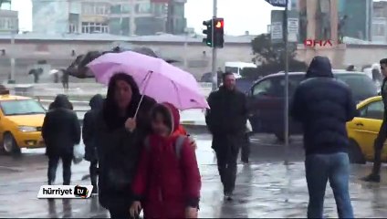 Taksim'de şaşırtan hava değişimi