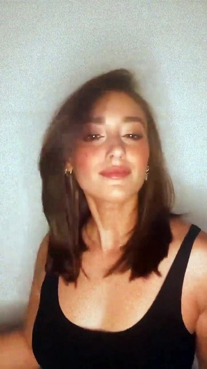 Ileana D'Cruz's STUNNING transformation as she shows her new hairstyle /इलियाना डी'क्रूज़ का आश्चर्यजनक परिवर्तन/تحول إليانا ديكروز المذهل/இலியானா டி குரூஸின் அற்புதமான மாற்றம்