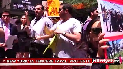NEW YORK'TA TENCERELİ TAVALI PROTESTO! TAKSİM GEZİ PARKI PROTESTOSU