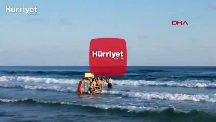 Şile'de cankurtaranların kulesini söküp denize taşıdılar