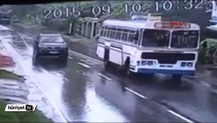 Sri Lanka Devlet Başkanı'nın korumaları korkunç kazada böyle can verdi