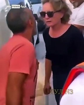 فرنسيون يتبادلون اللكمات أمام محطات الوقود وسط أزمة طاقة تشهدها البلاد - - فرنسا - - شاهد_سكاي