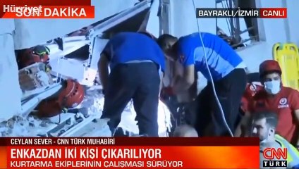 Enkaz altında bir anne ve oğluna ulaşıldı