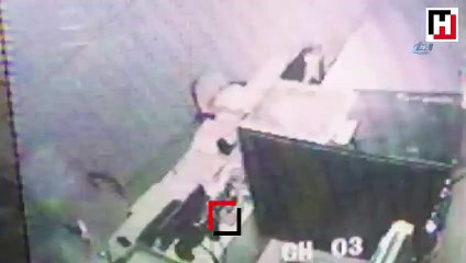 Deprem anı güvenlik kamerasında