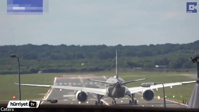 İnanılmaz an! Dev yolcu uçağı böyle kalkış yaptı