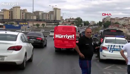 Bayrampaşa’da zincirleme kazada kamyonet devrildi