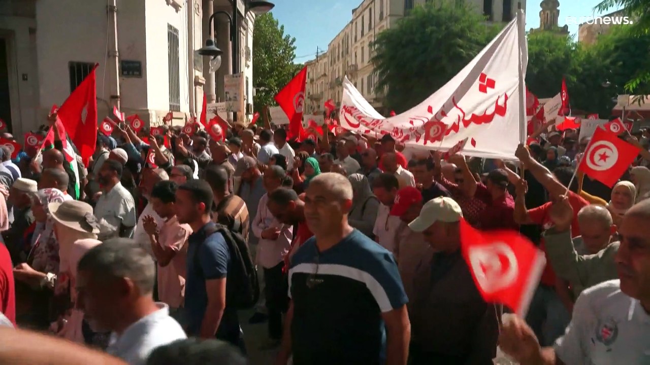 'Keine Zukunft': Tausende protestieren in Tunis gegen Präsident und Wirtschaftskrise