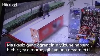 Maskesiz genç öğrencinin yüzüne hapşırdı, hiçbir şey olmamış gibi yoluna devam etti