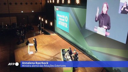 Ministra alemã diz que Rússia pode usar refugiados como 'arma'