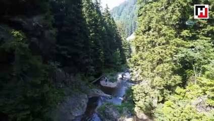 Doğal güzelliğiyle dikkat çeken Tekmezar Şelalesi havadan görüntülendi