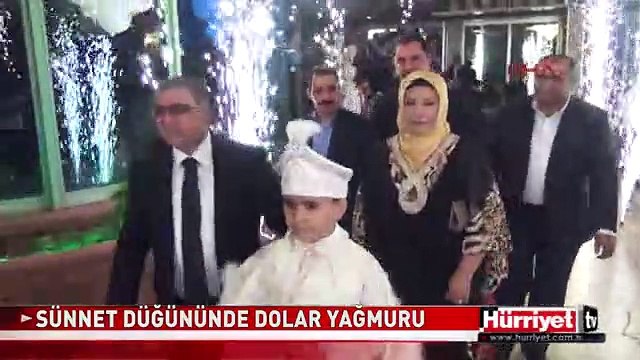 İŞADAMININ OĞLUNUN SÜNNET DÜĞÜNÜNDE DOLAR YAĞMURU