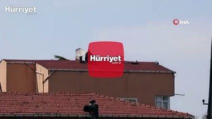 Hava almak için çatıya çıktı, polis drone ile uyardı