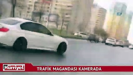 Trafik magandası az kalsın köpeği eziyordu
