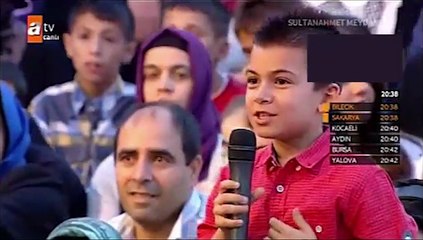 Hatipoğlu'na ilginç soru: 'Oyunda domuz yemek günah mı?'