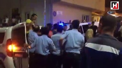 Düğünde kız ve erkek tarafı birbirine girdi