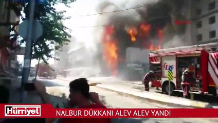 Pendik'te nalbur dükkanı alev alev yandı
