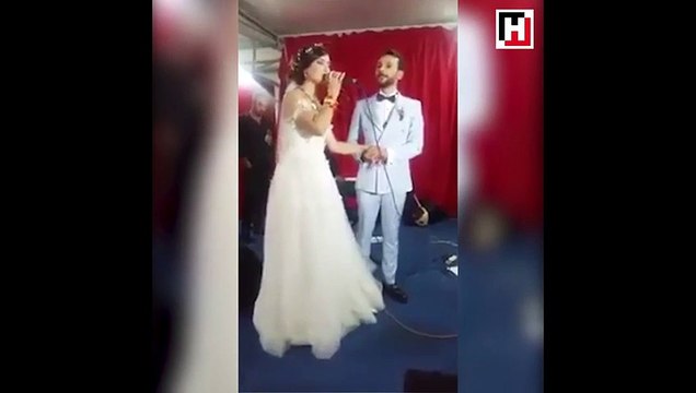 Düğününde Neşet Ertaş söyleyen gelin