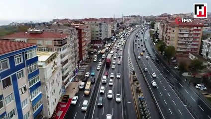 İşte E-5 trafiğini kilitleyenler! Araçlarını bırakıp gidiyorlar