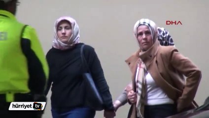 Türk yolcuların yakınları Düsseldorf Havalimanı'nda