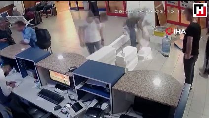 Yazıhaneyi duvar örerek ikiye böldüler