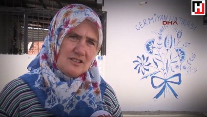 Köy evlerinin duvarlarını tuval yaptı