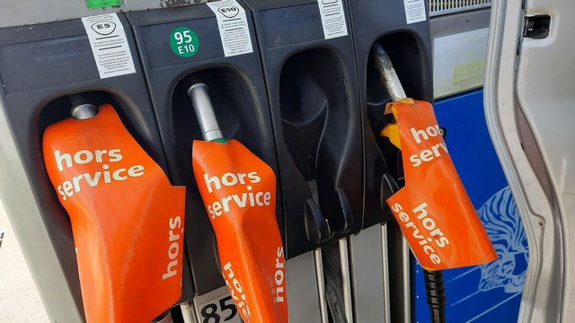 Pénurie de carburant : les meilleures blagues des internautes
