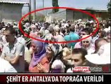 ŞEHİDİN KOMŞULARI ZAFER İŞARETİ YAPTI