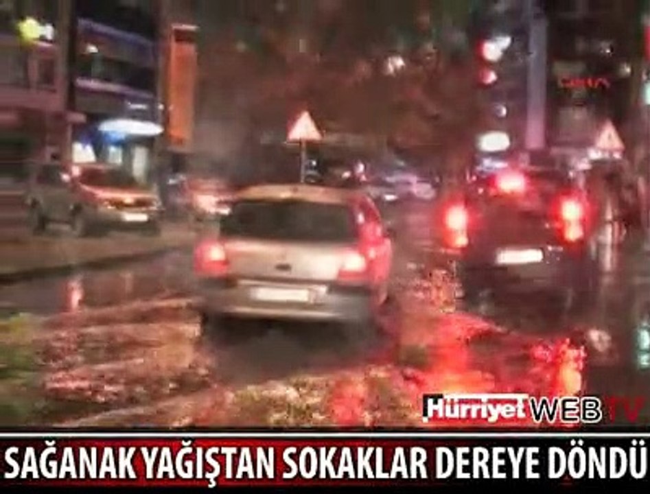 SOKAKLAR DEREYE DÖNDÜ