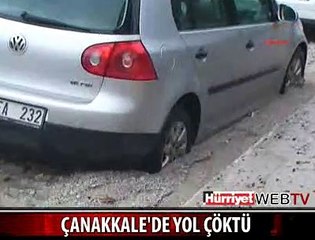 YOL ÇÖKTÜ ARAÇLAR MAHSUR KALDI