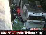 16 ÖLÜ! TURİST OTOBÜSÜ DEREYE UÇTU