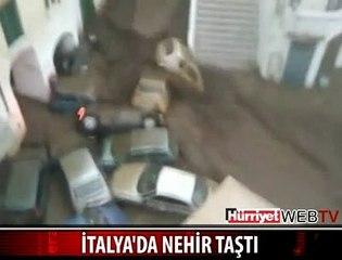 KÖYDEKİ ARAÇLARI DENİZE SÜRÜKLEDİ