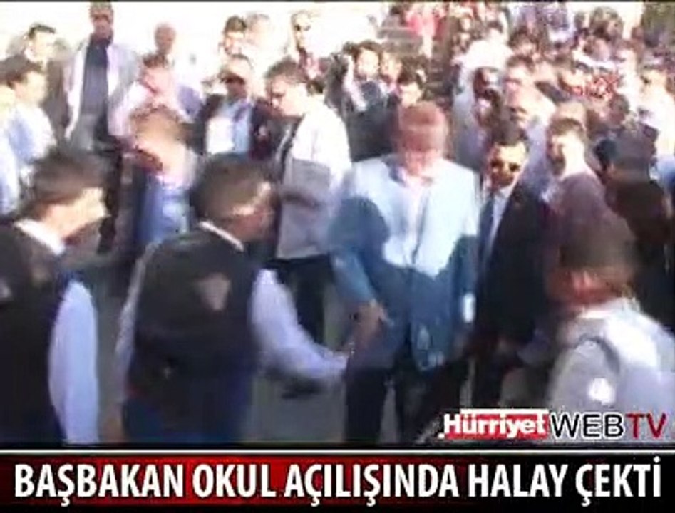 BAŞBAKAN'DAN HALAYLI OKUL AÇILIŞI
