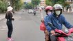 Aksi Simpati Warga Surabaya Bagi Bunga Tragedi Kanjuruhan