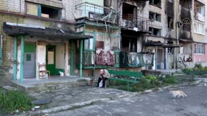Harabeye dönen Lyman kentinde kalan sivillerin kış hazırlıkları