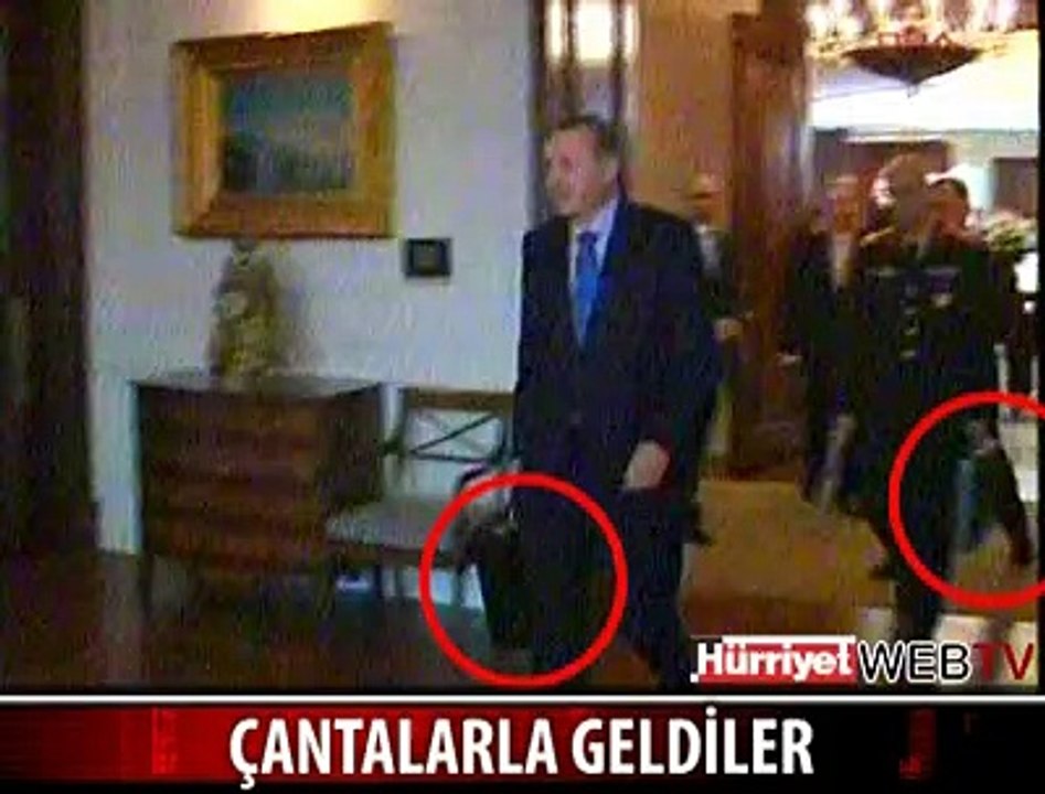 FLAŞ FLAŞ KÖŞK'TE ÇANTALI ZİRVE