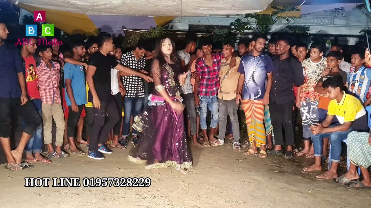বিয়ে বাড়িতে সানিতার চমৎকার নাচ - Latest Bangla Wedding Dance Performance