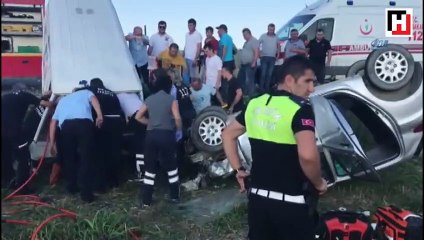 Panelvanla otomobil çarpıştı