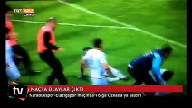 Karabükspor-Elazığspor maçında Tolga Özkalfa'ya saldırı