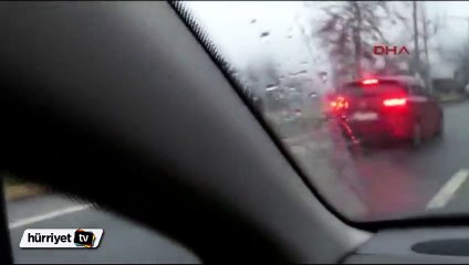 Ehliyetsiz sürücü trafiği altüst etti