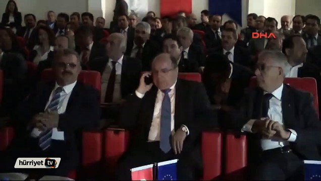 Elektrik kesilince Femik toplantısı karanlıkta yapıldı