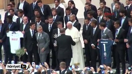 Emre Belözoğlu Papa'nın huzurunda