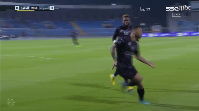 الشباب يتغلب 4-0 على الخليج في دوري روشن السعودي.. وعبد الله بن زنان: نجوم نادي الشباب قادرون على حسم أي مباراة.. وبدر حارب: الخليج حاول في الشوط الأول ولكن هناك فارق في الإمكانيات مع الشباب