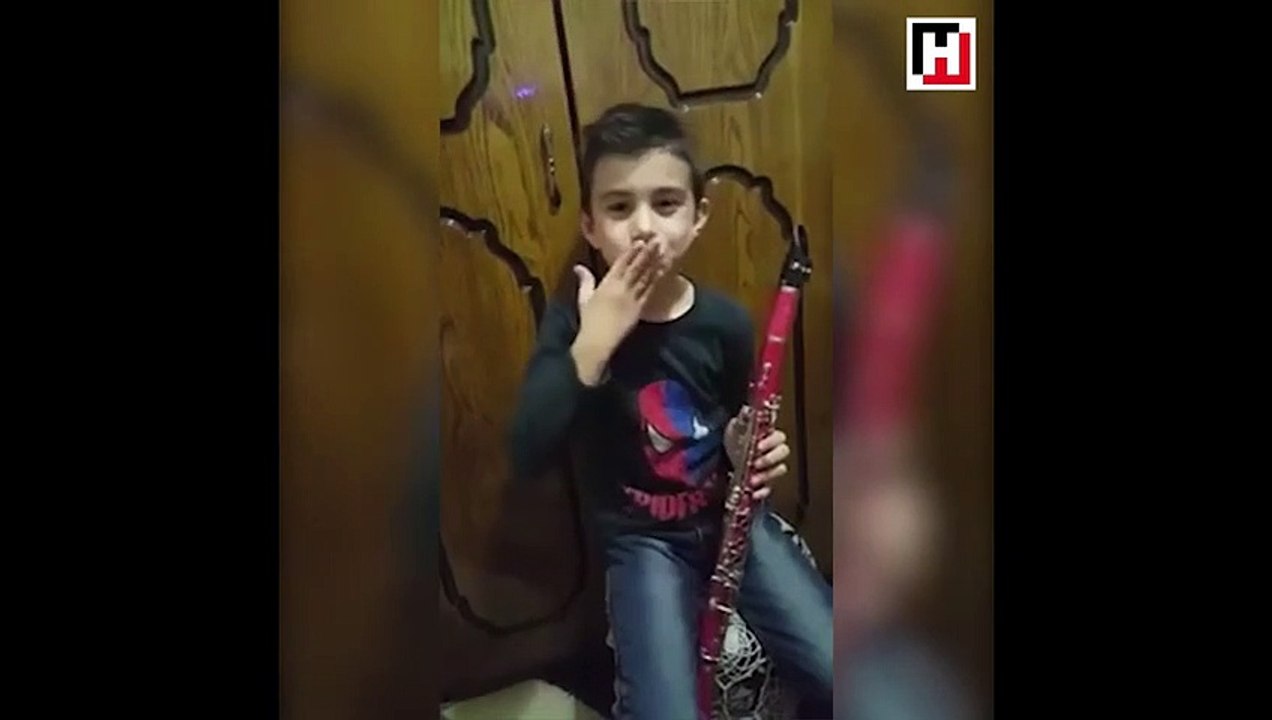 Klarnetin hakkını veren ufaklık!