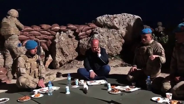 Cumhurbaşkanı Erdoğan, Bakan Soylu ile görüşerek askerlerin bayramını kutladı