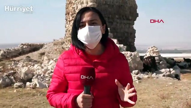 Van Gölü çekilince tarihi Erciş Kalesi ortaya çıktı