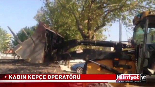 KADIN KEPÇE OPERATÖRÜ GÖRENLERİ ŞAŞIRTIYOR