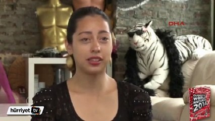 Kafesteki Kız dünyanın en esnek kadını