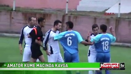 Скачать видео: ZONGULDAK EREĞLİ'DE AMATÖR KÜME MAÇINDA YUMRUK YUMRUĞA KAVGA